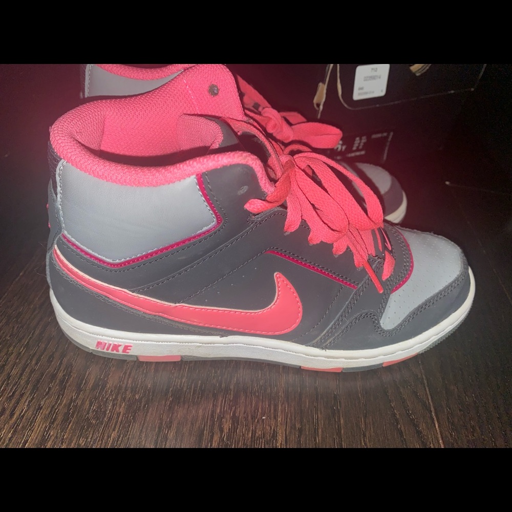 Girls/Women Jordan sneaker